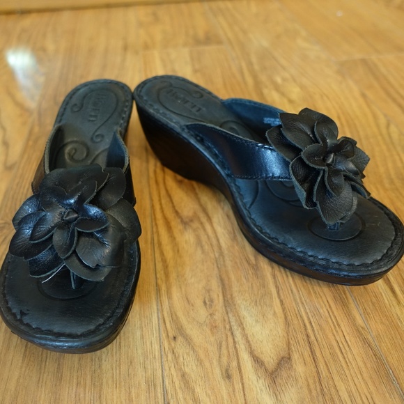 born leather flip flops